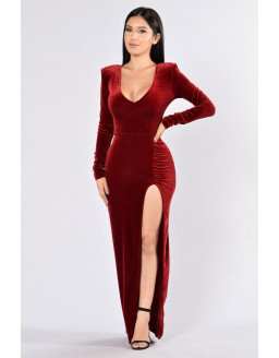 فستان مخمل أحمر