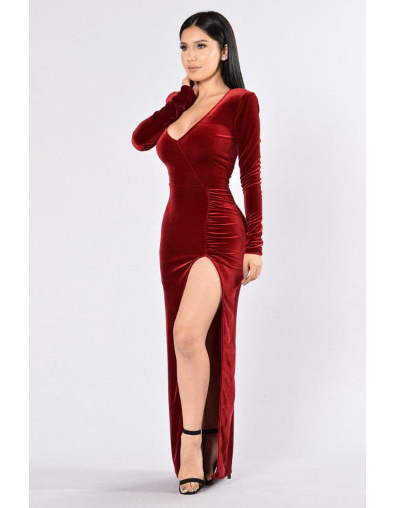 فستان مخمل أحمر