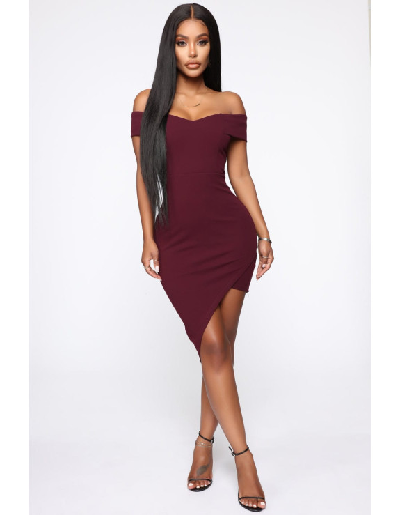 فستان عنابي 