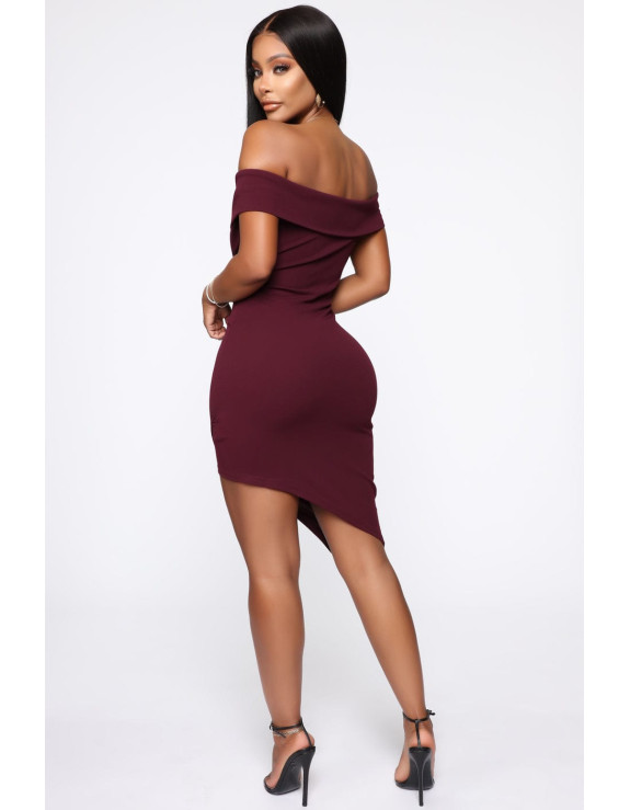 فستان عنابي 