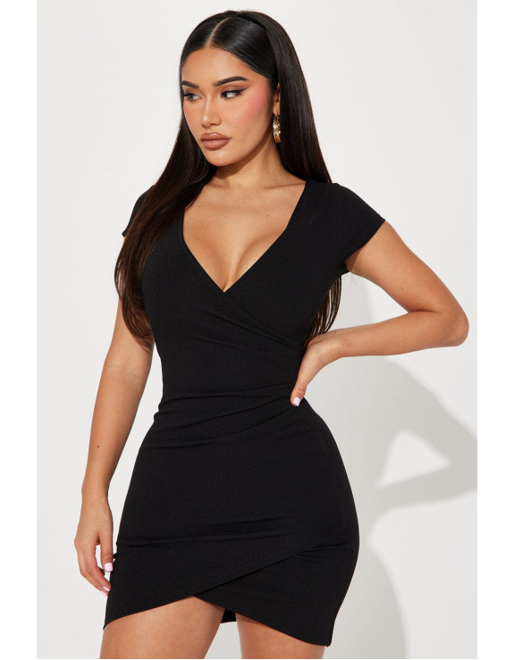 فستان أسود سيكسي