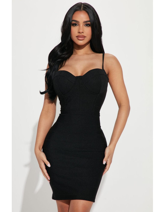 فستان أسود سيكسي