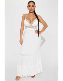 فستان أبيض ماكسي