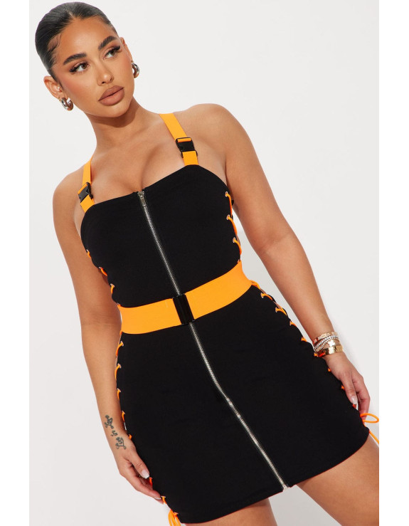 فستان أسود و برتقالي