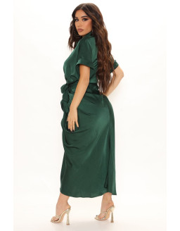 فستان أخضر ماكسي