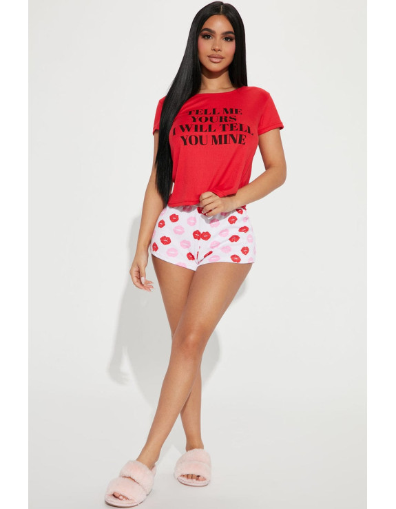 بيجاما حمراء