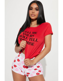 بيجاما حمراء